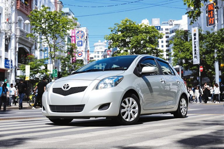 Dimension pneu Toyota Yaris 2 : tailles et conseils 2009.jpg