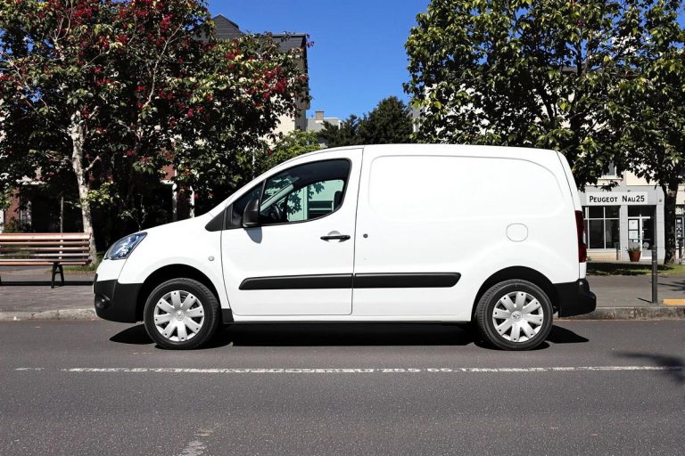 Dimensions pneus peugeot partner 1.6 HDI 2011-2012.jpg