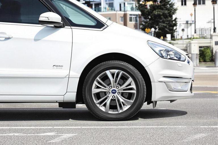 Dimensions pneus s-max 2.0 tdci : guide essentiel.jpg