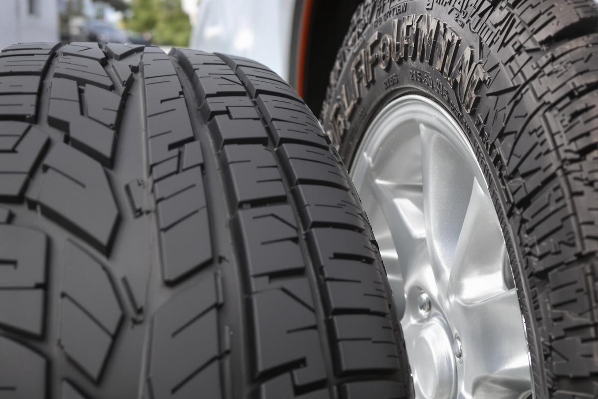 Guide complet des pneus 215 50 r15 : performance et entretien.jpg