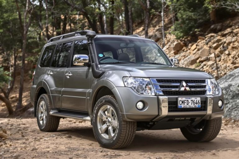 Taille pneu Mitsubishi Pajero 2.8 et 2.5 TD : Guide.jpg