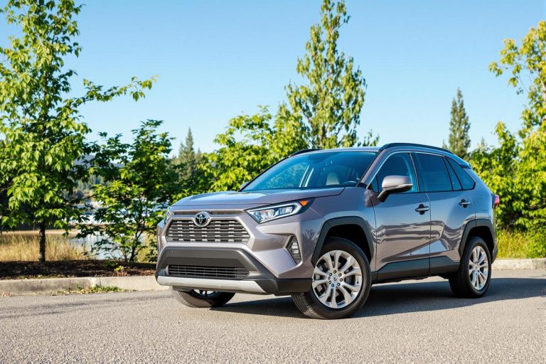 Toyota RAV4 hybride : taille et prix des pneus expliqués.jpg